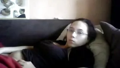 No mires a mi hermana mayor masturbándose. Cámara oculta peliculas porno latino
